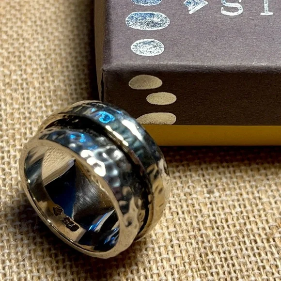 Silpada Hammered Circle Ring - Picture 10 of 13